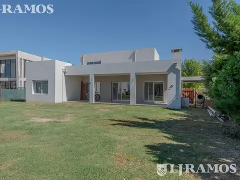 Casa en Venta en El Cantón - Barrio Puerto, USD 250.000