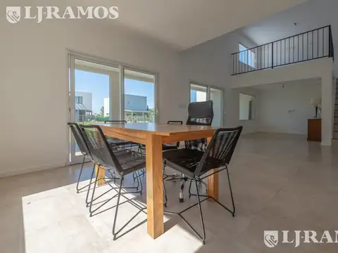 Casa en venta Barrio Puerto EL Canton 250.000 Finalizada