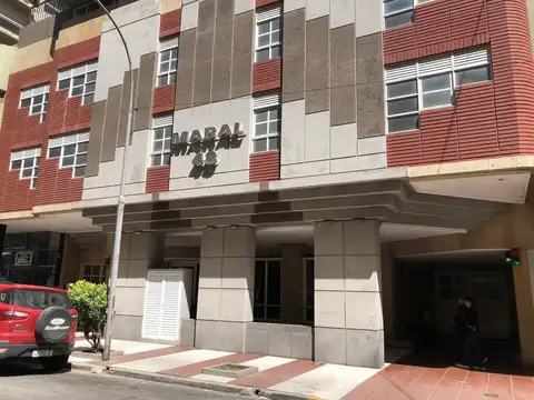 Corrientes 1551 entre  Luro y Diagonal