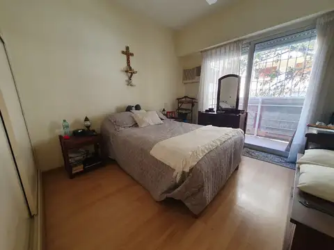 En venta departamento 3 ambientes en Belgrano! A 1 CUADRA DEL SUBTE! En 1er piso al frente