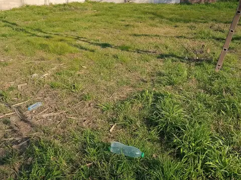 Terreno en Venta en Sourigues, USD 42.000