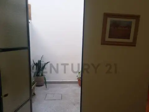 Tte. Gral. Juan Domingo Perón 1300, Piso 0