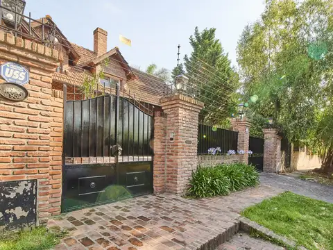 Nicolas Avellaneda  al 2900