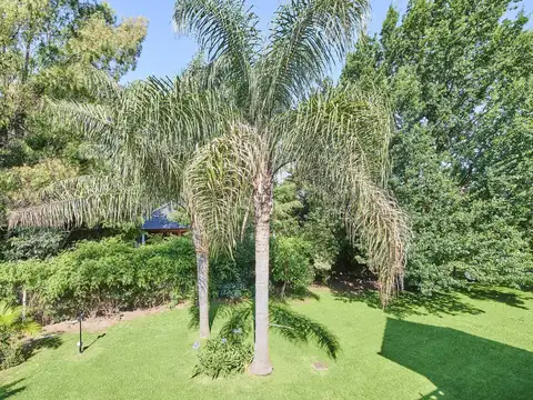 Casa 9 ambientes con 5 baños