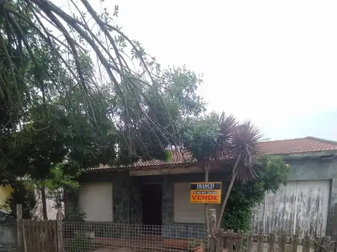 VENTA CASA DE 3 AMBIENTES COSTA AZUL