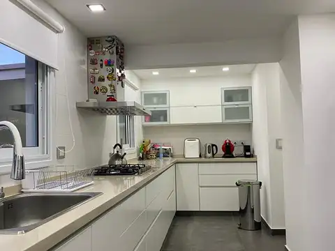 Casa 10 ambientes con 8 baños