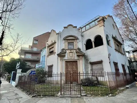 Excelente Esquina en Alquiler frente a Plaza Arenales!