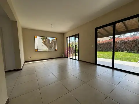 Casa  en Venta en La Agustina, Pilar, G.B.A. Zona Norte