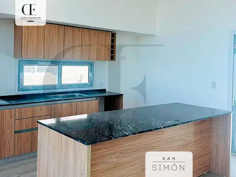 Casa 5 ambientes con 3 baños