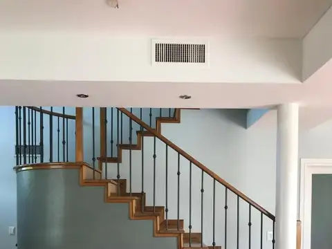 Casa 7 ambientes con 4 baños