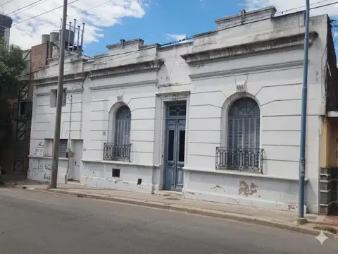 CASONA a reciclar excelente ubicacion B° Guemes Cordoba