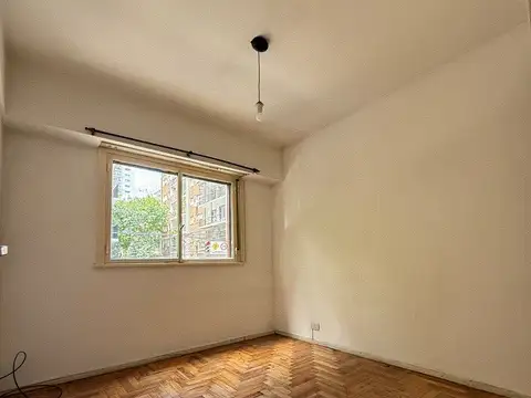 SUCRE Y MOLDES- 3 AMBIENTES- 1º PISO - FTE- BCON- TODO LUZ- IMPECABLE