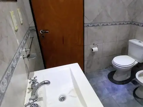 Casa 3 ambientes con 1 baño