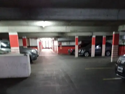 Cochera en Venta con acceso Ascensor