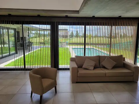 Alquiler Temporal MARZO Casa 5 amb. al río barrio El Naudir Escobar