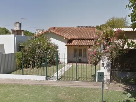 Casa 3 ambientes- Ituzaingó Sur