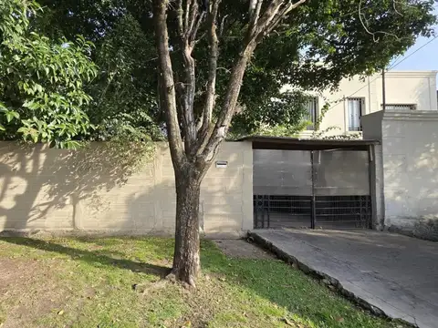 Casa venta  2 habitaciones parque Ituzaingo lado norte