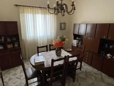 Casa en venta - 3 Dormitorios 1 Baño - 25 de Mayo
