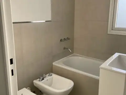 Alquiler 2 ambientes con cochera en Lomas