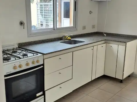 SE VENDE DEPARTAMENTO DE DOS AMBIENTES CON COCHERA