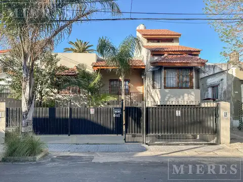 Casa en venta - Muller al 800