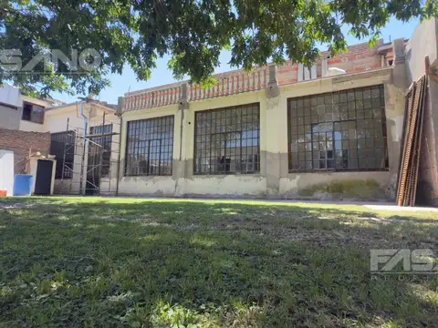 ALQUILER - LOCAL USO COMERCIAL O PROFESIONAL EN SAN ANDRES A METROS DE LA PLAZA ALEM