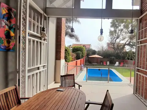 Casa 5 ambientes con 4 baños