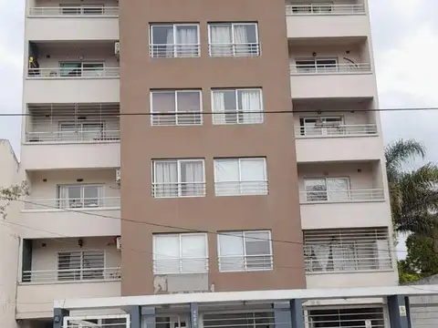 Combet  al 4600 entre Alvear y Pueyrredón