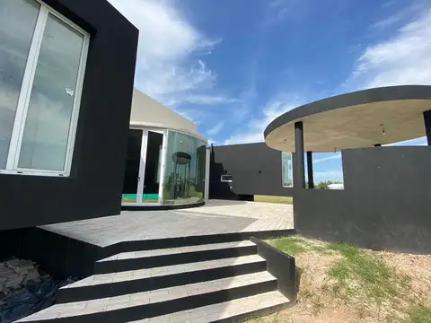 Casa 3 ambientes con 3 baños