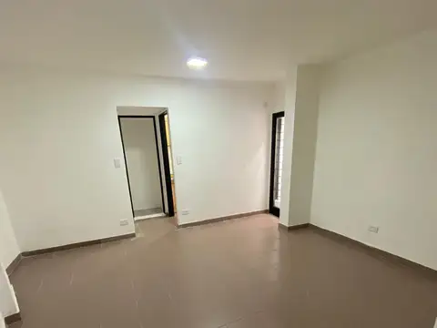 Lambaré 800, Piso PB