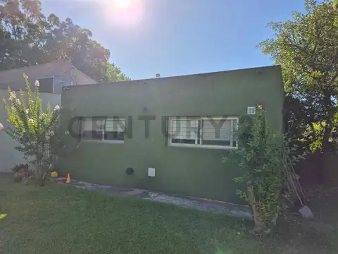 Casa en Venta con 3 cocheras