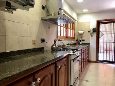 Casa en Venta en Villa Elisa, USD 390.000
