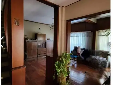 FISHERTON S/Avenida - CASA / Posibilidad LOCAL