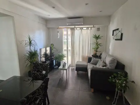 Venta Dpto 3 Ambientes Frente al Parque Rivadavia Remodelado a nuevo Baño con Hidromasaje, 2 aire
