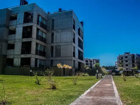 Venta Departamento 1 Dormitorio Funes Patio Privado con Parrillero
