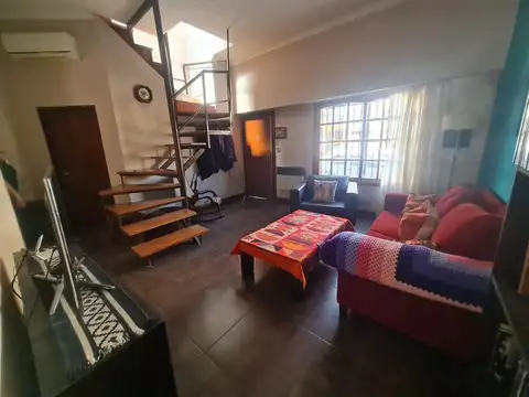 Venta Casa 5 ambientes Cochera Terraza- V. Urquiza