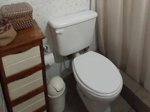 Casa en venta zona Norte, 4 dormitorios y jardín.