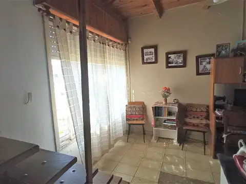 Casa 5 ambientes con 1 baño