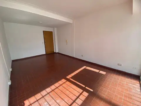 Oficina en Alquiler al Norte