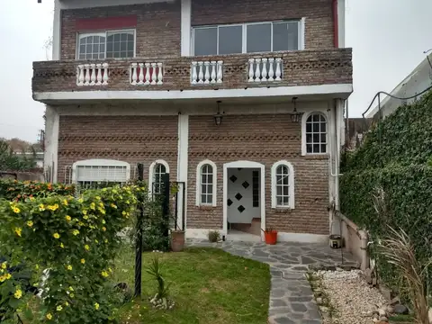 Departamento tipo PH en Primer Piso 3 Ambientes NO ACEPTA MASCOTAS