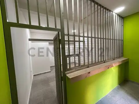 Local en Alquiler en Gregorio De Laferrere, $ 450.000