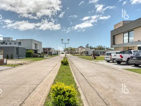 Terreno en Venta en Constitucion, USD 48.100