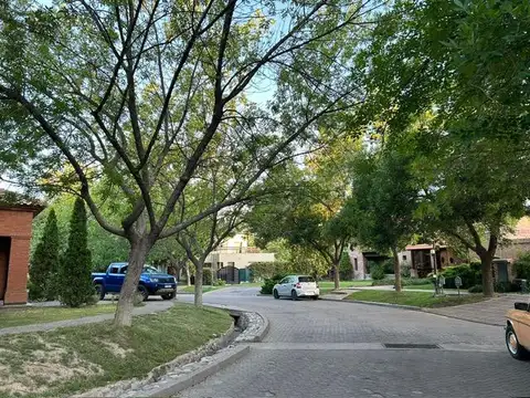 Terreno en  Venta en Barrio Privado - Chacras de Coria - Mendoza