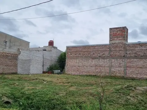 Se vende lote en Barrio Obligado