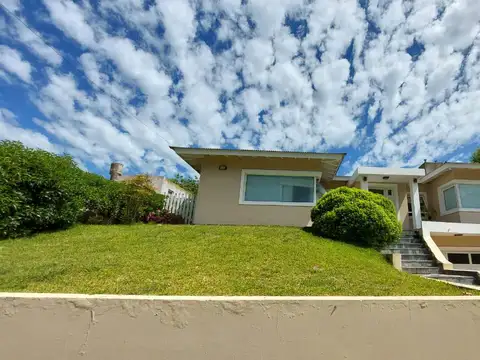 Avenida 10 e/ Paseo 104 y 105