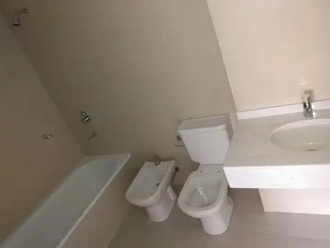 Departamento en Venta en Olivos Vias/Rio, USD 165.000