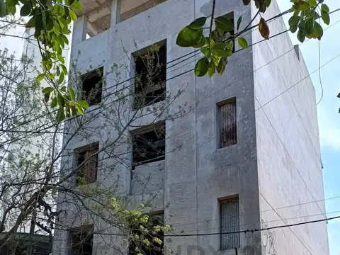 Edificio a terminar en venta.