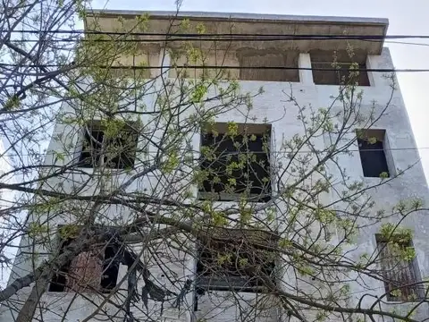 Edificio a terminar en venta.