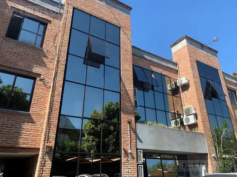Alquiler de oficina de 200 m2 en San Isidro