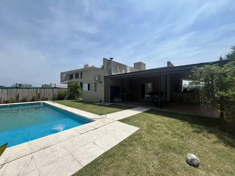 Ruta 58, Km 9.5, y Calle Cáceres 100